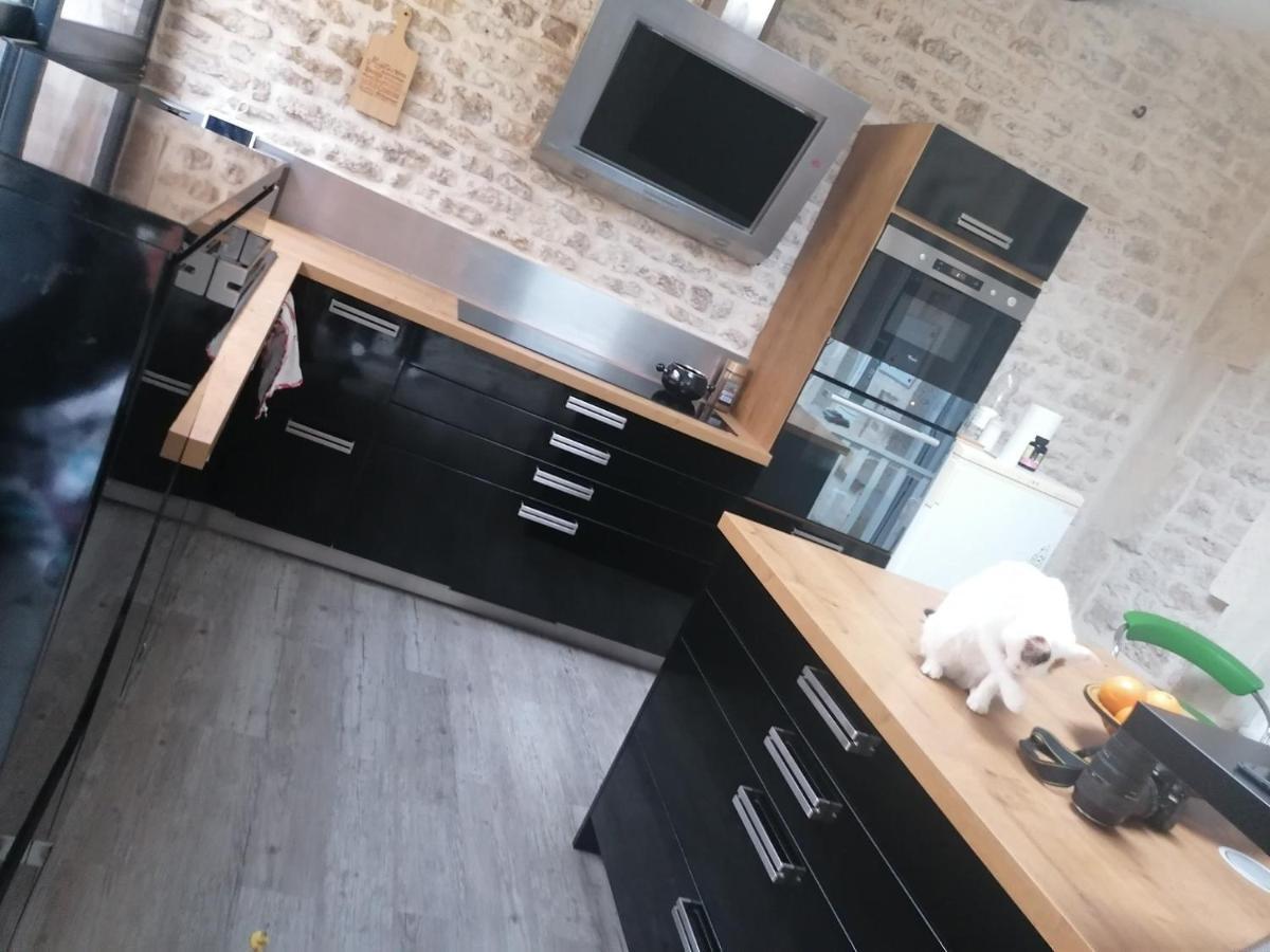 Apartamento Belle Chambre D'Hote Pour 2 A 4 Personnes Chef-Boutonne Exterior foto