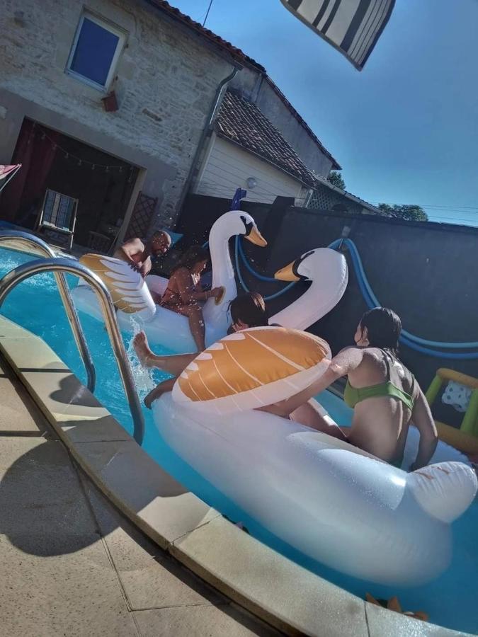 Apartamento Belle Chambre D'Hote Pour 2 A 4 Personnes Chef-Boutonne Exterior foto